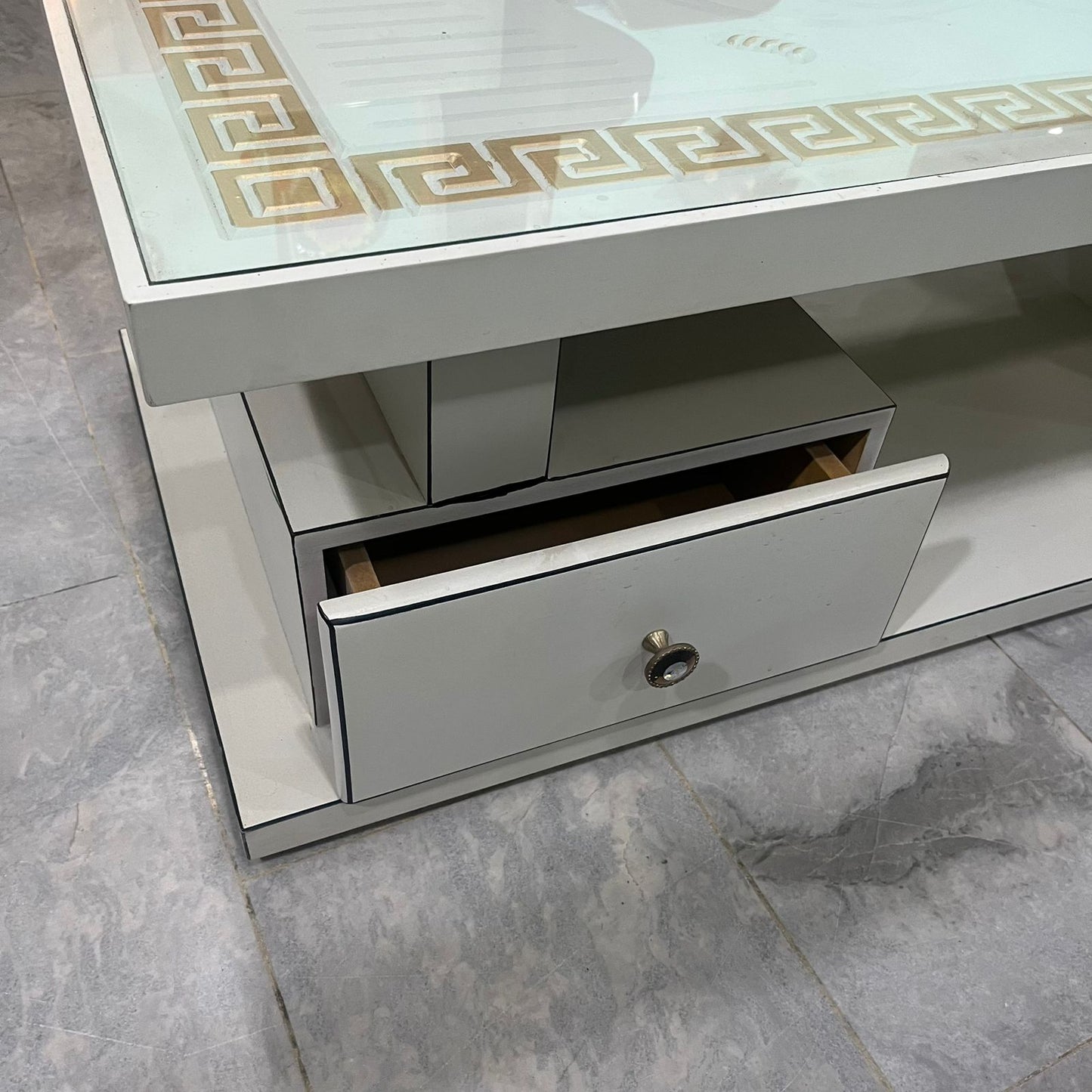 Modern coffee table ||